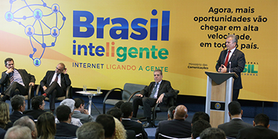 Brasil Inteligente: Cmo es el plan para llevar fibra ptica al 95% del pas?