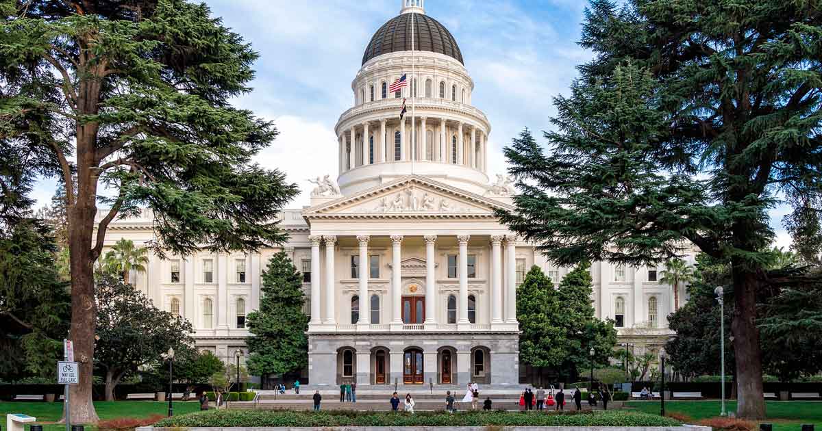 California propone una ley para controlar los riesgos de IA y enfrenta resistencia de especialistas