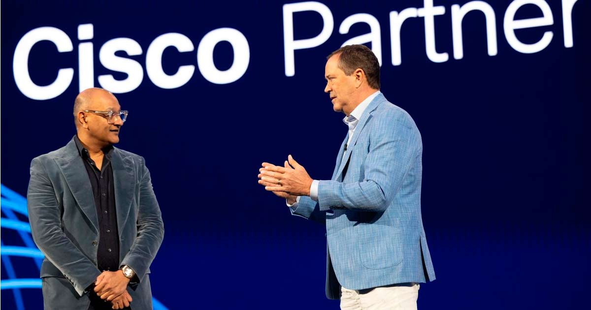 Jeetu Patel, Chief Product Officer en Cisco, y Chuck Robbins, CEO de Cisco, durante el Cisco Partner Summit