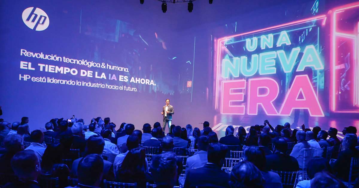 Ernesto Blanco, Director General de HP Cono Sur, en el evento Futuro Inteligente