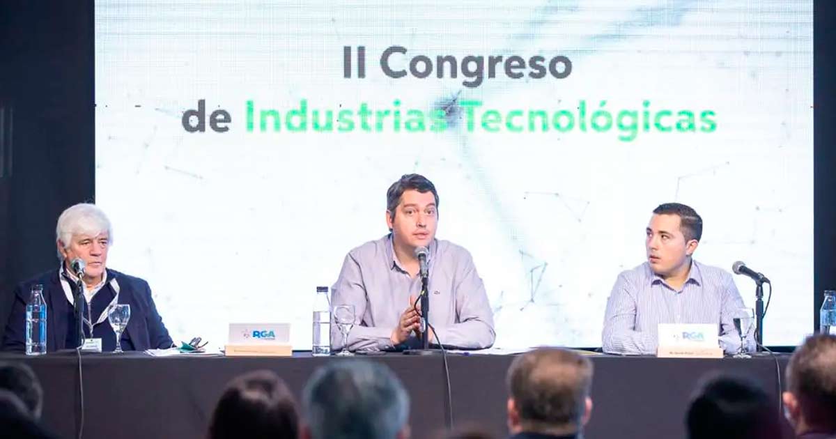 El intendente Martn Perez durante el segundo Congreso de Industrias Tecnolgicas de Rio Grande