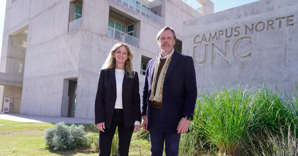 Natalia Scaliter, Gerente General de Google Cloud Argentina, y Juan Marcelo Conrero, Prorrector de Desarrollo Territorial y responsable de Campus Norte de la UNC